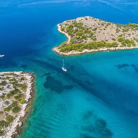 בית נופש Stunning In Tribunj Tribalj