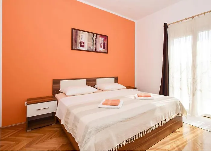 בית נופש Stunning In Tribunj