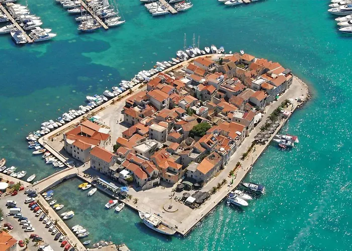 Stunning In Tribunj בית נופש